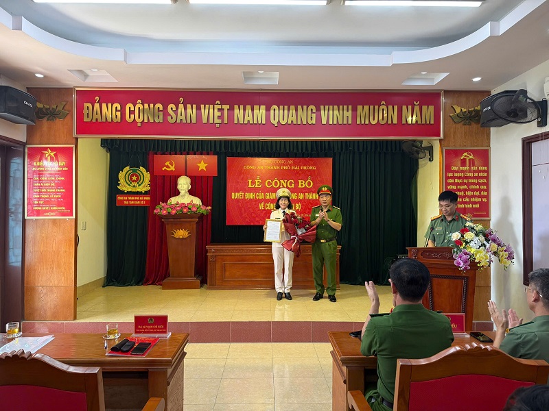 Trại tạm giam số 2: Công bố quyết định điều động, bổ nhiệm cán bộ
